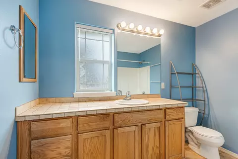 Bath - 20198 Lora Ln, Bend, OR 97702 photo 3 of 3