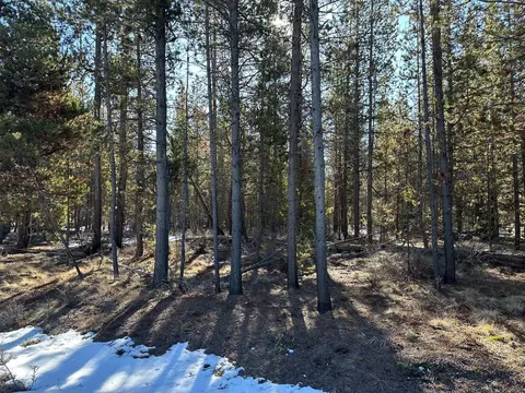 16855 Indigo Ln, Bend, OR 97707