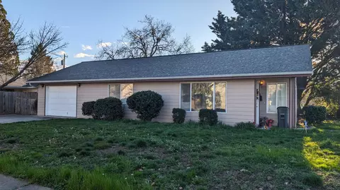 448 Laurel, Central Point, OR 97502