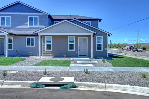 1161 Annalise St, Central Point, OR 97502