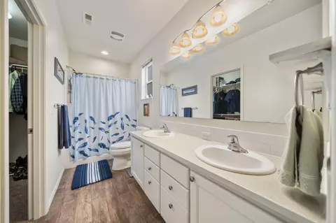 Bath - 62856 NE Nolan St, Bend, OR 97701 photo 2 of 3
