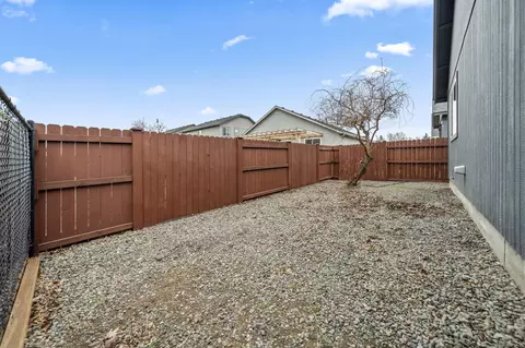 Exterior - 62856 NE Nolan St, Bend, OR 97701 photo 6 of 7