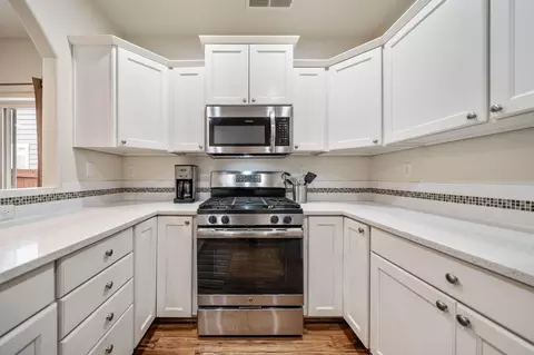 Kitchen - 62856 NE Nolan St, Bend, OR 97701 photo 3 of 5