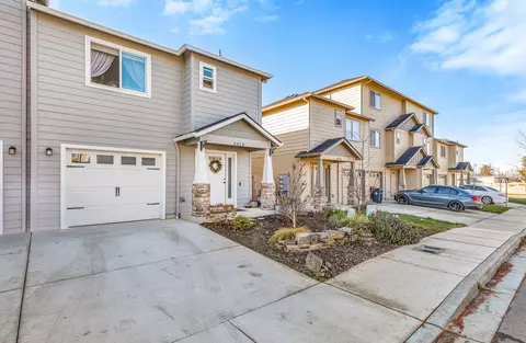 3418 Sharon Way, White City, OR 97503