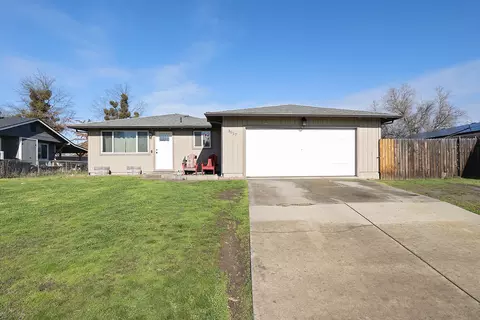 3017 Ingalls Dr, White City, OR 97503