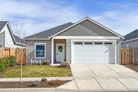 692 Kaitlin Ln, Medford, OR 97501