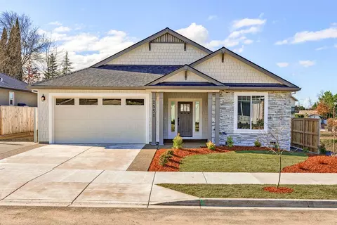 2551 Deschutes Dr, Medford, OR 97504