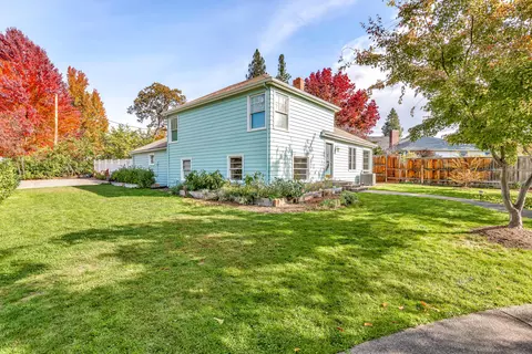 2109 E Main St, Medford, OR 97504