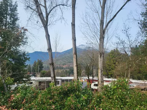 7001 Rogue River Hwy #50, Grants Pass, OR 97527