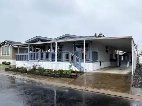 1000 Central Ave E #45, Sutherlin, OR 97479
