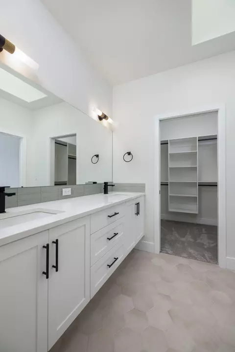 Bath - 20522 Murphy Rd #LOT 47, Bend, OR 97702 photo 2 of 4