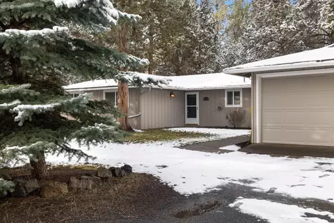 Exterior - 20426 Rae Rd, Bend, OR 97702 photo 2 of 7
