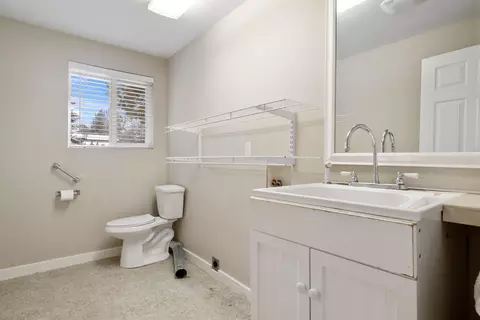 Bath - 20426 Rae Rd, Bend, OR 97702 photo 3 of 3