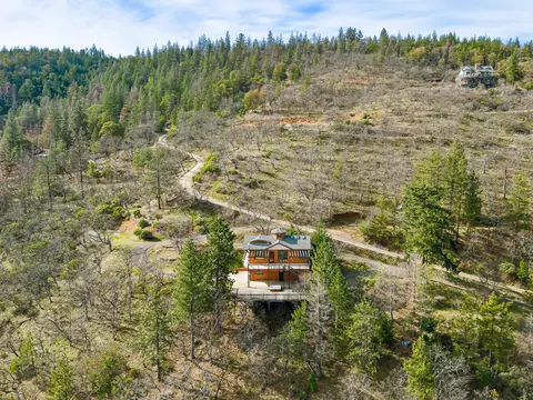 432 Timberlake Dr, Ashland, OR 97520