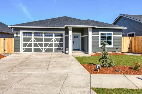 3745 Durst St, Medford, OR 97504