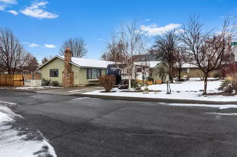 933 NE Del Rio Ave, Prineville, OR 97754