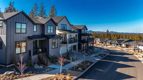 2511 NW Marken St, Bend, OR 97703