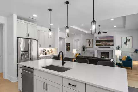 Kitchen - 2028 NW Lobinie Ct, Bend, OR 97703 photo 6 of 6