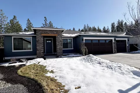 2028 NW Lobinie Ct, Bend, OR 97703