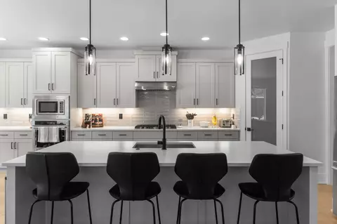 Kitchen - 2028 NW Lobinie Ct, Bend, OR 97703 photo 3 of 6