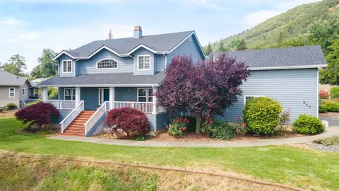 927 NE Beacon Dr, Grants Pass, OR 97526