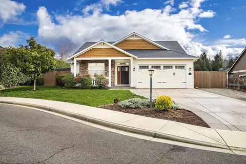 2892 Strasburg St, Medford, OR 97504