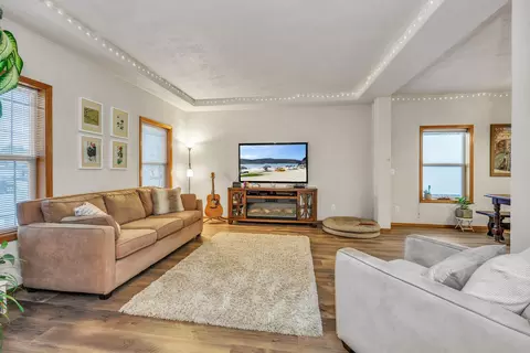 Living - 734 S Haskell St, Central Point, OR 97502 photo 1 of 5