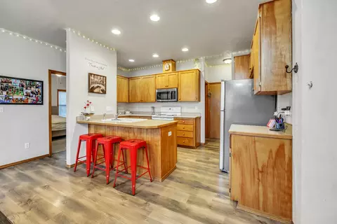 Kitchen - 734 S Haskell St, Central Point, OR 97502 photo 1 of 5