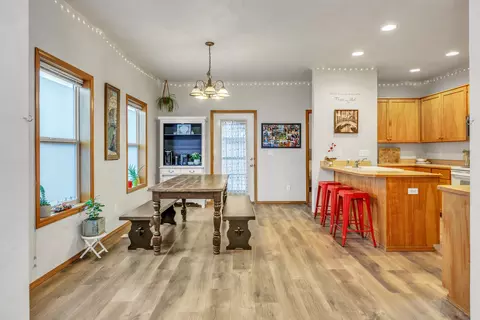 Dining - 734 S Haskell St, Central Point, OR 97502 photo 1 of 2