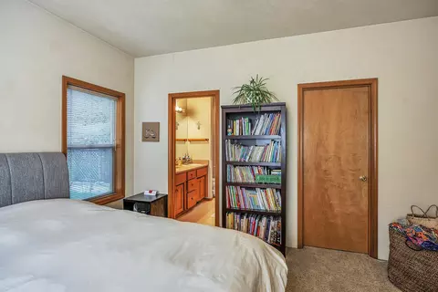 Bedroom - 734 S Haskell St, Central Point, OR 97502 photo 2 of 4