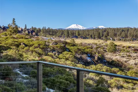 View/Area - 19397 Alianna Loop, Bend, OR 97702 photo 2 of 8