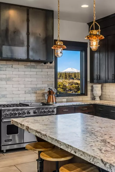 Kitchen - 19397 Alianna Loop, Bend, OR 97702 photo 4 of 9