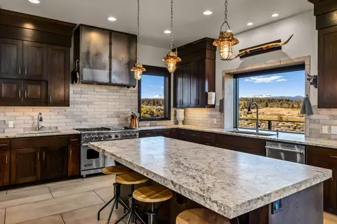 Kitchen - 19397 Alianna Loop, Bend, OR 97702 photo 5 of 9