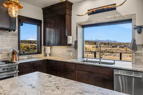 Kitchen - 19397 Alianna Loop, Bend, OR 97702 photo 8 of 9