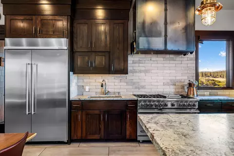 Kitchen - 19397 Alianna Loop, Bend, OR 97702 photo 3 of 9