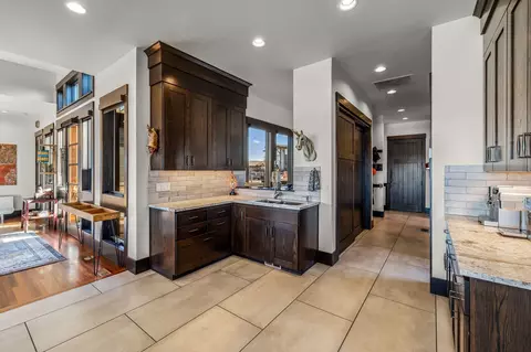 Kitchen - 19397 Alianna Loop, Bend, OR 97702 photo 9 of 9
