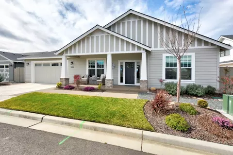 1484 Quarter Ln, Medford, OR 97504