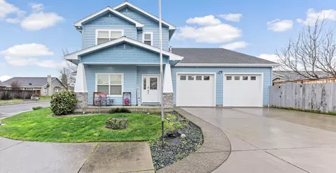 1075 Shayla Ln, Central Point, OR 97502