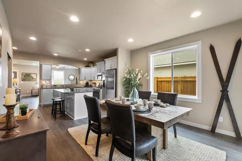 3822 SW Lava Pl #53, Redmond, OR 97756