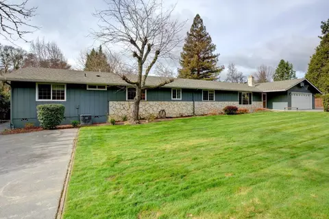 519 NW Midland Ave, Grants Pass, OR 97526