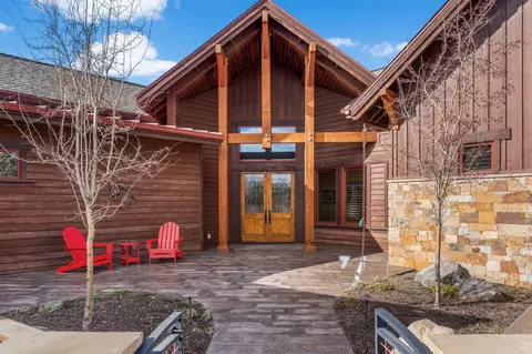 16320 SW Vaqueros Way, Powell Butte, OR 97753