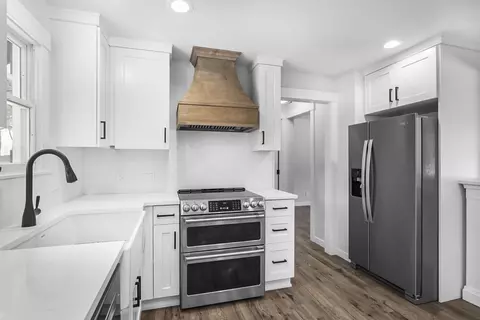 Kitchen - 22135 Neff Rd, Bend, OR 97701 photo 2 of 3