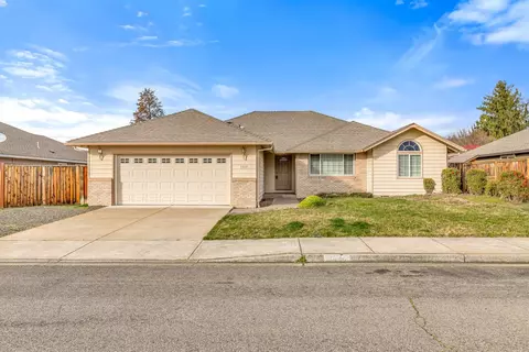 3539 Blue Blossom Dr, Medford, OR 97504