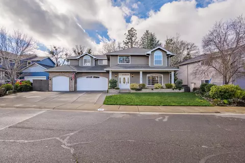 Exterior - 531 Ridgeway Ave, Central Point, OR 97502 photo 3 of 14