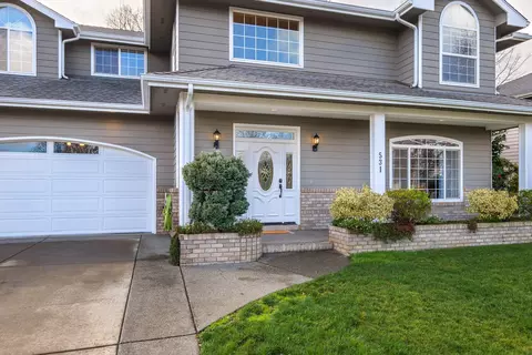 Exterior - 531 Ridgeway Ave, Central Point, OR 97502 photo 7 of 14