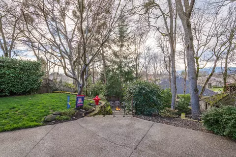 View/Area - 531 Ridgeway Ave, Central Point, OR 97502 photo 1 of 1