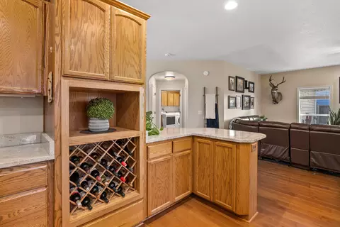 Kitchen - 531 Ridgeway Ave, Central Point, OR 97502 photo 3 of 6