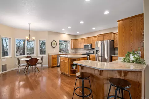 Kitchen - 531 Ridgeway Ave, Central Point, OR 97502 photo 1 of 6