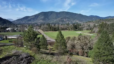 Wards Creek Road, Rogue River, OR 97537