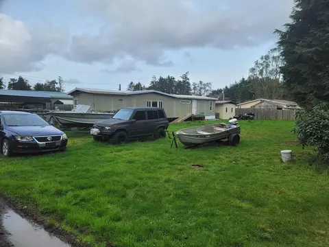 63525 S Jade Rd, Coos Bay, OR 97420